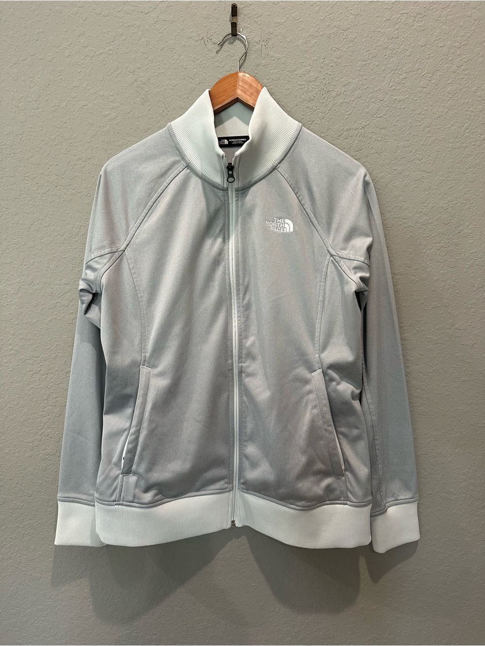 The North Face athletic track jacket women’s Sz L EUC